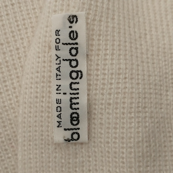 Bloomingdales Infinity Scarf Soft Wool Made in Italy 18.5" x 72" Quality Ivory - Picture 3 of 6